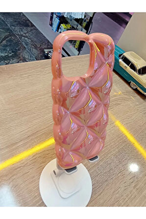 İPhone 15 Pro Max Uyumlu Baklava Desenli Parlayan Puf Kapak