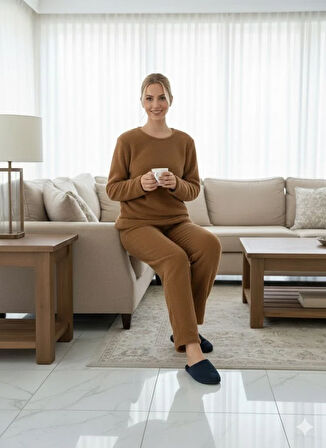 KADIN KAHVERENGİ PELUŞ PİJAMA TAKIMI