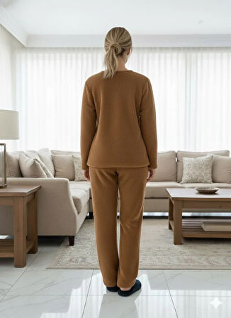 KADIN KAHVERENGİ PELUŞ PİJAMA TAKIMI