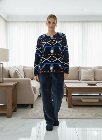 KADIN LACİVERT PELUŞ PİJAMA TAKIMI