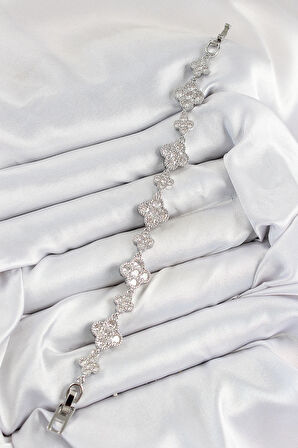 Pirinç Zirkon Taşlı Yonca Model Gümüş Renk VIP Seri Kadın Bileklik