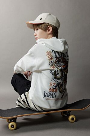 DeFacto Erkek Çocuk Oversize Geniş Kalıp Kapüşonlu Sırt Baskılı Sweatshirt D8495A825SPWT32