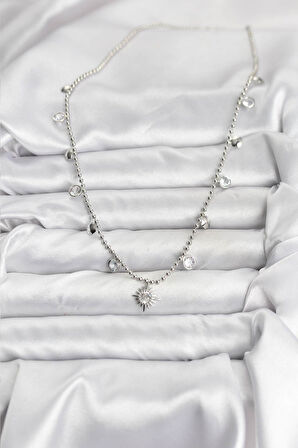 Zirkon Taşlı Kutup Yıldızı Model Pirinç Gümüş Renk Kadın Kolye