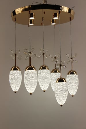 Modern Gold Çemberli Seri 6lı Kristalize Kozalak Formlu Kristal Kelebekli 3 Renk Led Sarkıt Avize