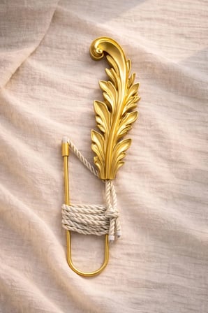 Yaprak Desenli Hayalet Kol Bağı Gold (Duvar Delme Gerektirmeyen Tül ve Fon Bağı) (Perde Aksesuarı)