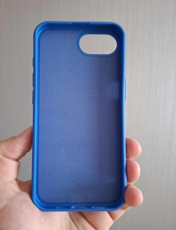 iPhone 16e Uyumlu Logolu İçi Kadife Silikon Lansman Kılıf 