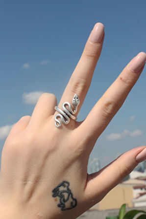 Yılan Figürlü Metal Ayarlamalı Antik Yüzük