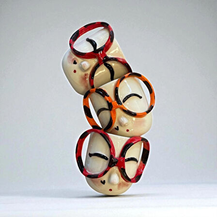 Gözlüklü Bilgin Kupa