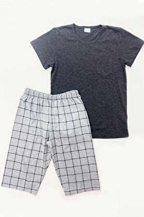 ERKEK ÇOCUK KAPRİLİ PİJAMA TAKIMI PAMUK BASKILI CEP DETAYLI A3