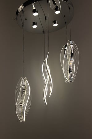 Krom Çemberli Seri 7li Estetik Kavisli ve Oval Akrilik Model Akrilik Modern Ledli Sarkıt