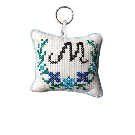 Uretti - Sibel 2453 5464 El Yapımı M Harfi Kanaviçe Anahtarlık