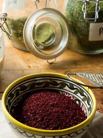 Sumak 60 gr – Doğal Ekşi Aromalı Katkısız Sumak Baharatı