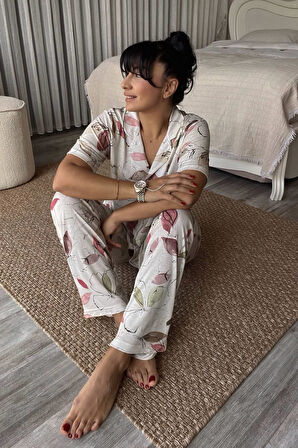 Renkli Yaprak Desenli Penye Pijama Takımı
