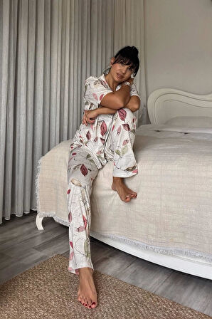 Renkli Yaprak Desenli Penye Pijama Takımı
