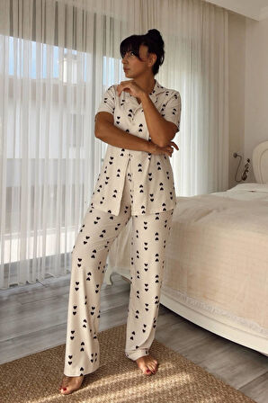 Ekru Kalp Desenli Yumoş Pijama Takımı