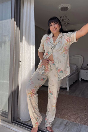 Krem Çiçek Desenli Pijama Takımı