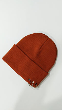 Kiremit Piercing Detaylı Kadın Kışlık Bere