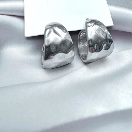 Bombeli Dövme Halka Kadın Çelik Küpe Gümüş Renk 