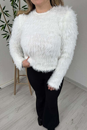 Explode - Kadın Beyaz Bisiklet Yaka Tüylü Yumoş Oversize Triko Kazak