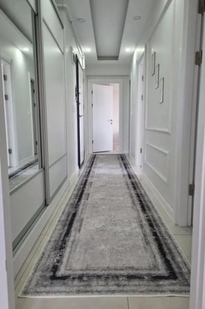 Yolluk Halı – Kaymaz Tabanlı, Yıkanabilir, Yumuşak Dokulu, Şık ve Dayanıklı Tasarım (rasta