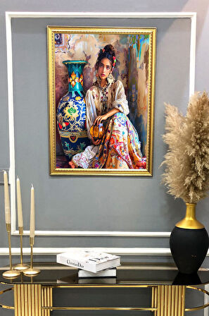 Kadın Figürlü Desenli Dijital Baskılı Kadife Kumaş Çerçeveli Tablo TBL0012