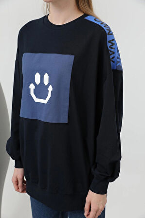 Puane İki İplik Kumaş Smile Baskılı Oversize Tesettür Sweatshirt