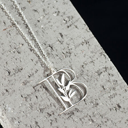 925 Ayar Gümüş Çiçek ve İsim Detaylı Kolye Özel Tasarım