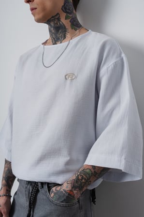 Erkek R Nakışlı Fakir Kol Müslin Oversize T-Shirt Beyaz
