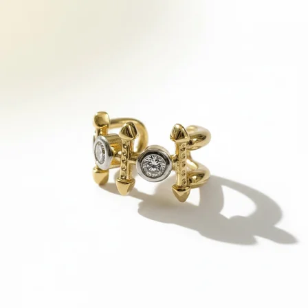 Earcuff Sıkıştırmalı Çelik Kıkırdak Küpe 3 Tek Taşlı Ok Figürlü Altın Renk         