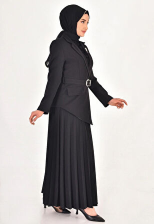 DOUBLE KUMAŞ ETEĞİ PİLİSE DETAYLI KRUVAZE YAKA TESETTÜR ELBİSE