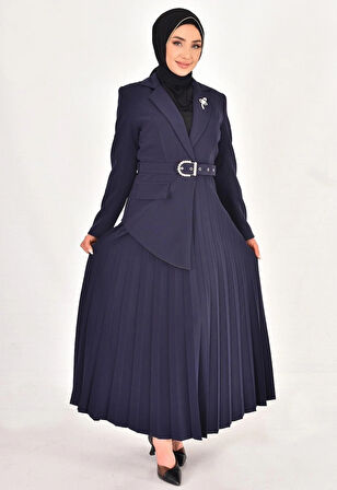 DOUBLE KUMAŞ ETEĞİ PİLİSE DETAYLI KRUVAZE YAKA TESETTÜR ELBİSE