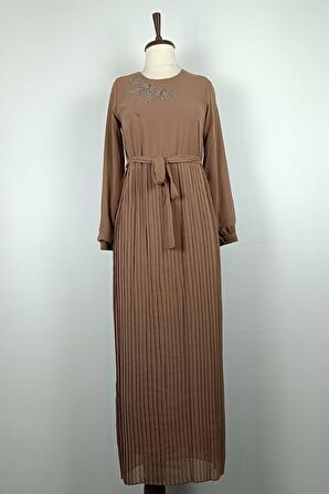 Taş Detaylı Pliseli Büyük Beden Elbise Vizon 7763