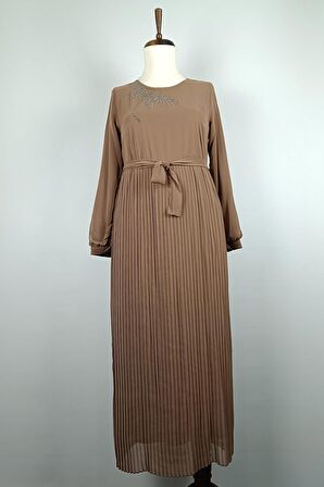 Taş Detaylı Pliseli Büyük Beden Elbise Vizon 7763