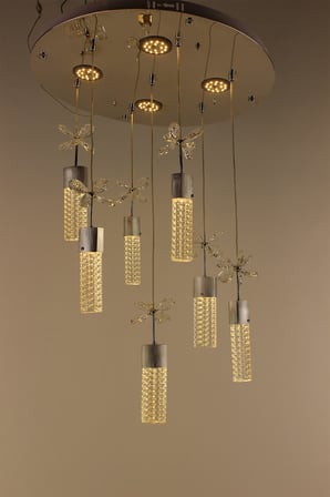 Lüks Gümüş Çemberli Seri 7li 4 Modlu Kristal Kelebekli Petek Silindir Modern Led Avize