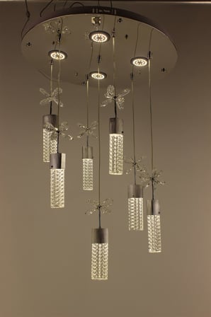 Lüks Gümüş Çemberli Seri 7li 4 Modlu Kristal Kelebekli Petek Silindir Modern Led Avize