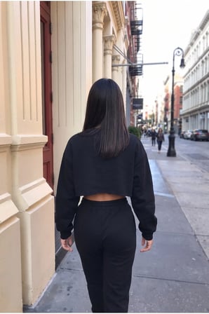 Kadın Siyah Bisiklet Yaka Düşük Omuz Salaş Crop Sweatshirt