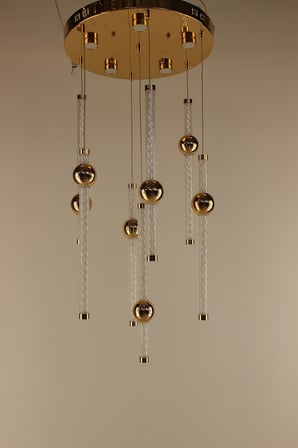Lüks Gold Çemberli Seri 7li Çizgili Cam Silindir Modern Küre Detaylı Led Avize