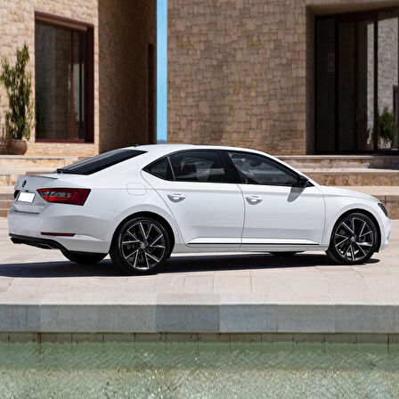 Skoda Superb 3 2015-2019 Delikli Arka Silecek Kapağı 3V5955435