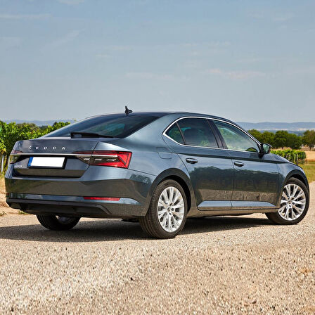 Skoda Superb 3 2020-2023 Delikli Arka Silecek Kapağı 3V5955435