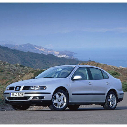 Seat Toledo 1999-2004 Ön Cam Silecek Vida Kapağı 1J0955205A