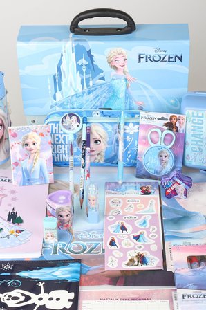 Dekomus Lisanslı Elsa Frozen Ice Glow Colleciton 32 Parça Full Kırtasiye Seti Kalem Çantası,Saplı Klasör,Beslenme Kabı,Matara