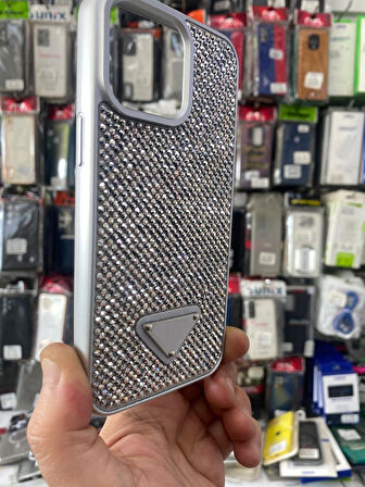 İPHONE 15 PRO MAX UYUMLU PRD TAŞLI İÇİ KADİFE KILIF GÜMÜŞ
