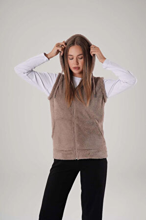 KAPŞONLU PELÜŞ YELEK