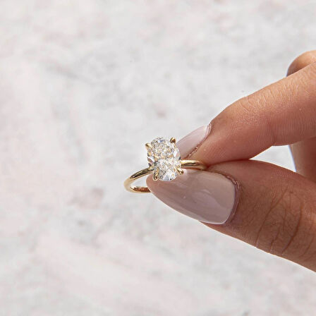 925 Ayar Gümüş Yeşil Taşlı Çiçek Model Kadın Yüzük – Zirkon Taş Detaylı, Zarif ve Işıltılı Tasarım