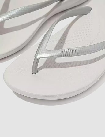 FitFLop FitFlop IQUSHION ERGONOMIC E54 Gümüş Kadın Parmak Arası Terlik