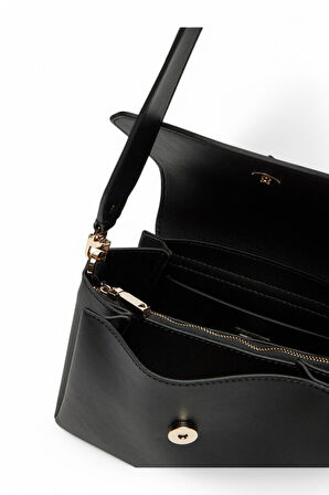 Guess Sora Siyah Kadın Omuz Çantası HWVG9507200