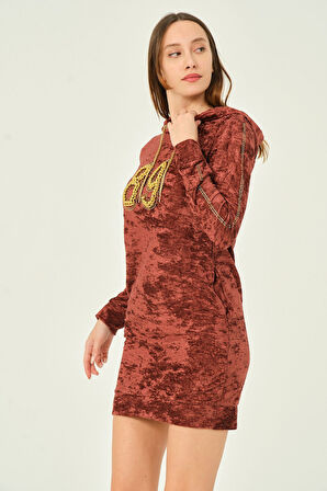 Cepli Kapüşonlu Taş Detaylı Kadife Uzun Kollu Kısa Elbise