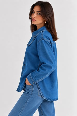 Kadın Asimetrik Yaka Çapraz Düğmeli Oversize Denim Ceket Gömlek - Açık Mavi