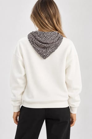 Bisiklet Yaka Nakışlı Kadın Sweatshirt - Üç İplik Şardonlu Oversize Şık Tasarım - Beyaz