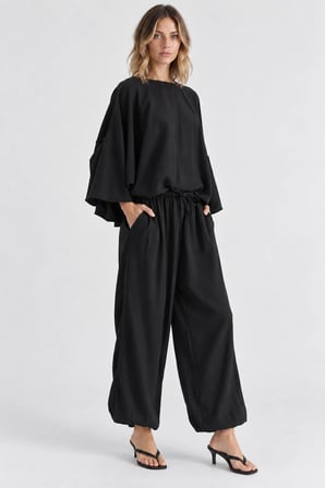 Rahat Kesim Modal Takım - Yarasa Kol Oversize Bluz ve Geniş Paça Şalvar Pantolon - Siyah